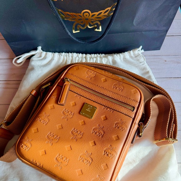 MCM Leather Klassik Crossbody Bag Brown Roasted Pecan with Dust Bag + Gift Bag - Picture 16 of 16